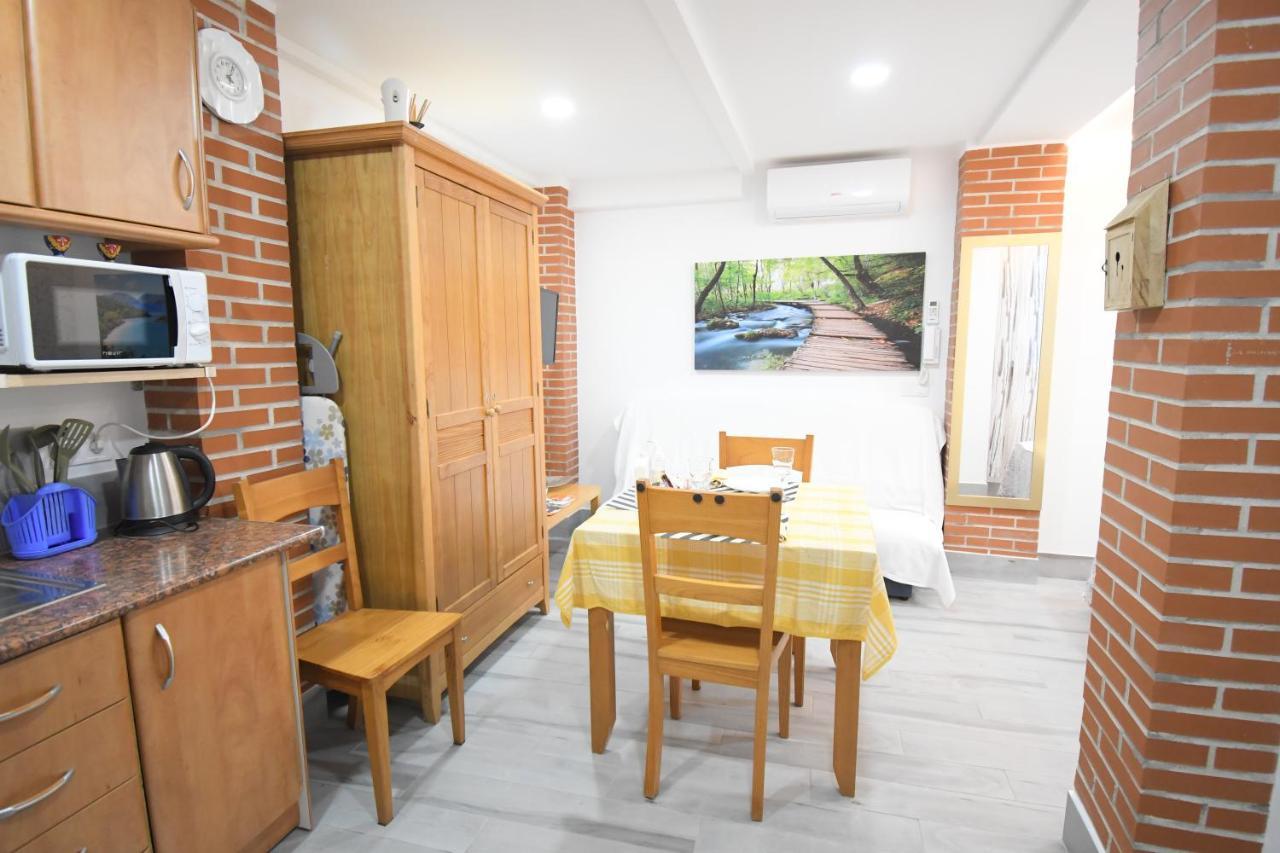 Jara Apartments ! Малага Екстериор снимка