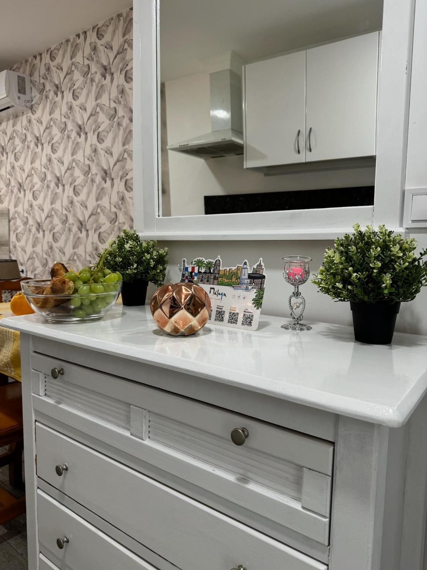 Jara Apartments ! Малага Екстериор снимка