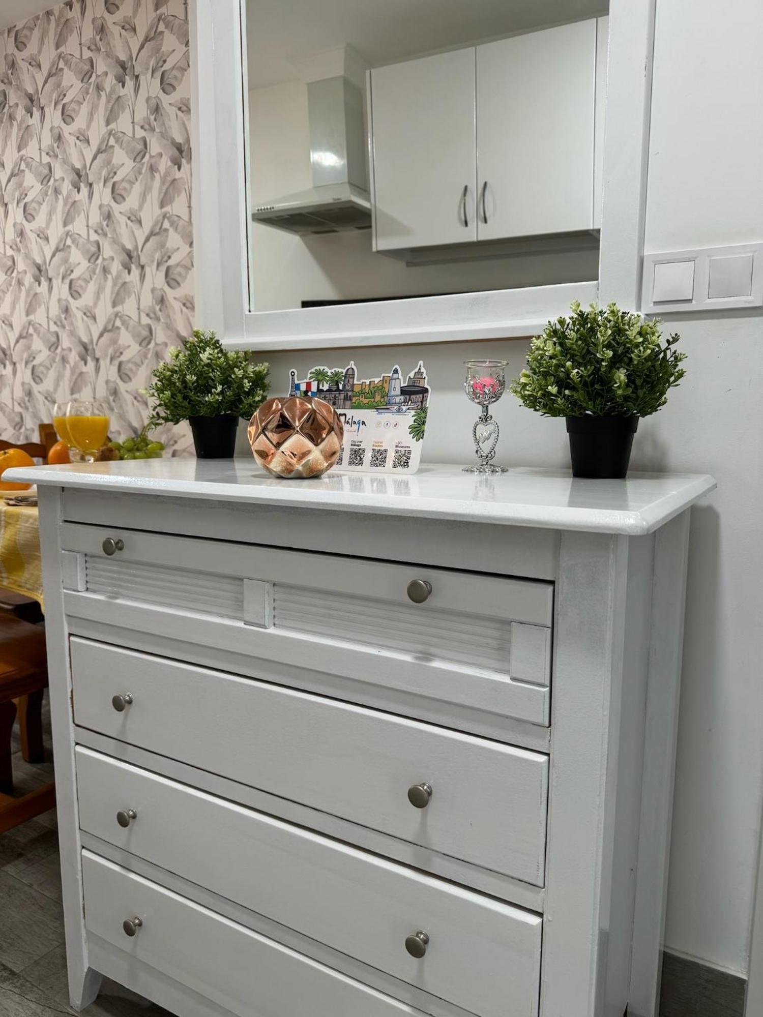 Jara Apartments ! Малага Екстериор снимка