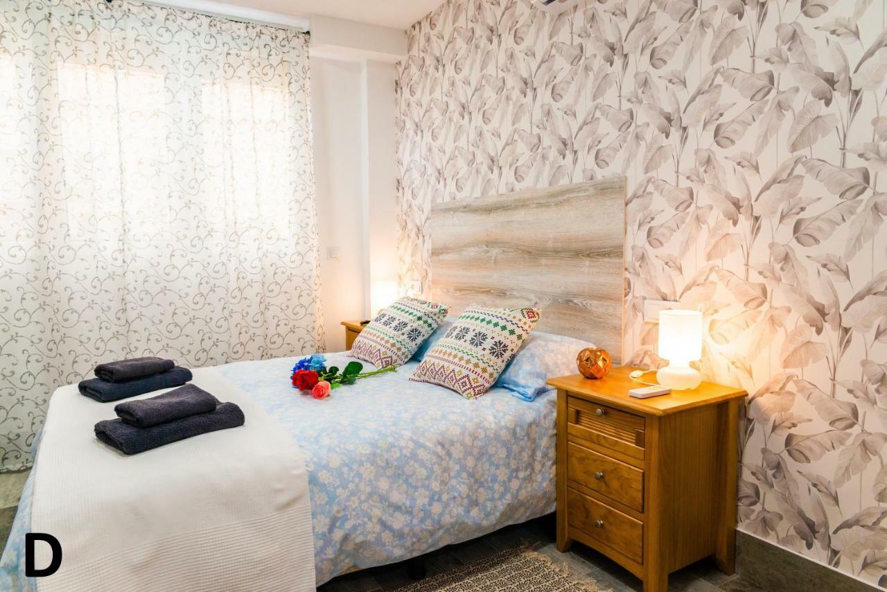 Jara Apartments ! Малага Екстериор снимка